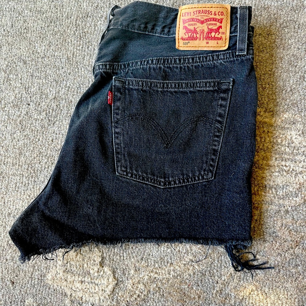 Levi’s 501 cutoff shorts